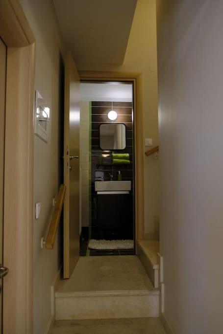 Apartment With Garden In Thessaloniki. 외부 사진