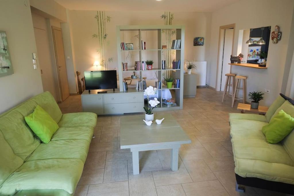 Apartment With Garden In Thessaloniki. 외부 사진
