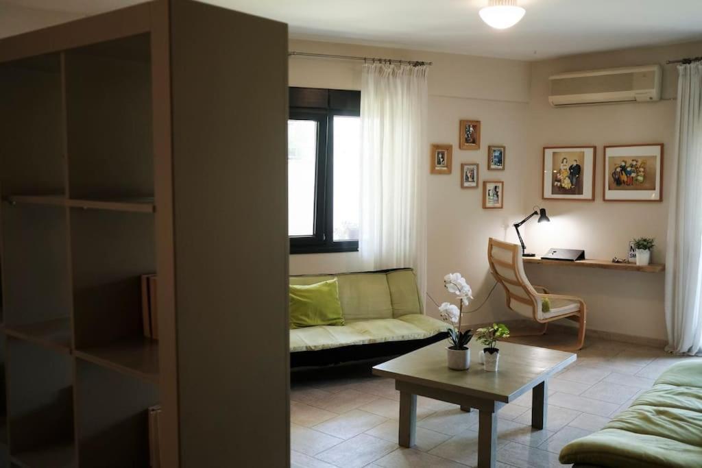 Apartment With Garden In Thessaloniki. 외부 사진